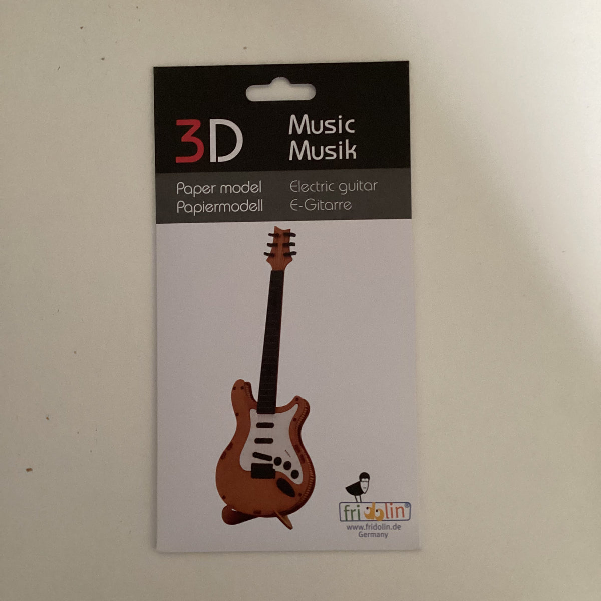 3D Papiermodell aus Karton "E-Gitarre"